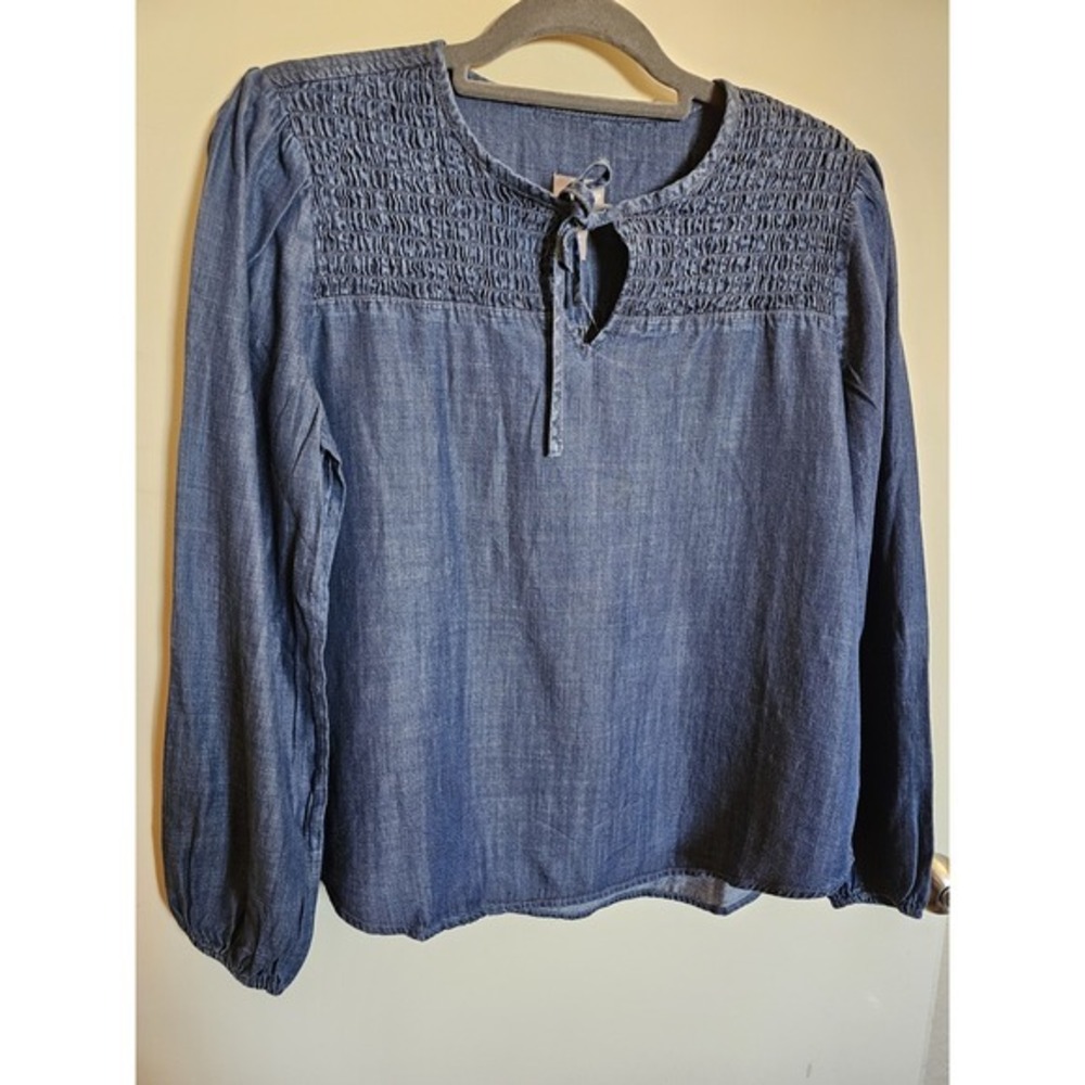 NWT Women's Chico's Chambray Long Sleeve Shirt Denim Smocked‎